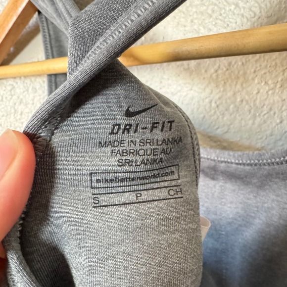 Nike Pro Dri-Fit Medium Gray Racerback Sports Bra Size Small - Picture 2 of 5